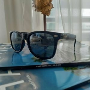 Ray Ban Polished Black Wayfarer Classic Sunglasses